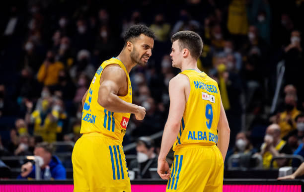 垣宇和石洵 垣宇和石洵