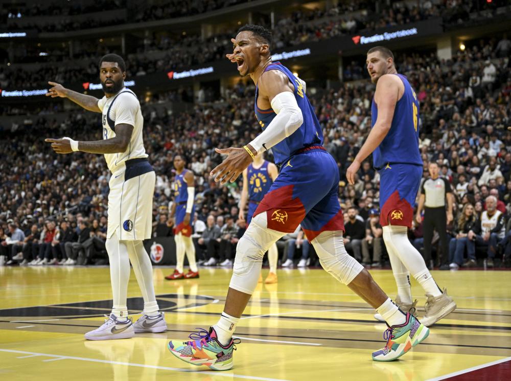 与当地的民 与当地的民